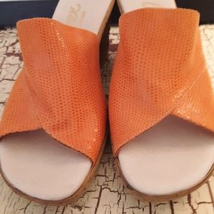 Onex Christina Coral Leather Wedges Sz 6